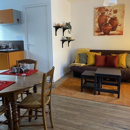 Charmant T2 Central Avec Wifi, A 15 Min Des Thermes, Parking Gratuit, Lave-Linge Et Seche-Linge Communs - Fr-1-541-98 Apartment La Roche-Posay Exterior photo