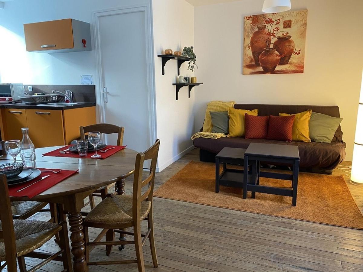 Charmant T2 Central Avec Wifi, A 15 Min Des Thermes, Parking Gratuit, Lave-Linge Et Seche-Linge Communs - Fr-1-541-98 Apartment La Roche-Posay Exterior photo