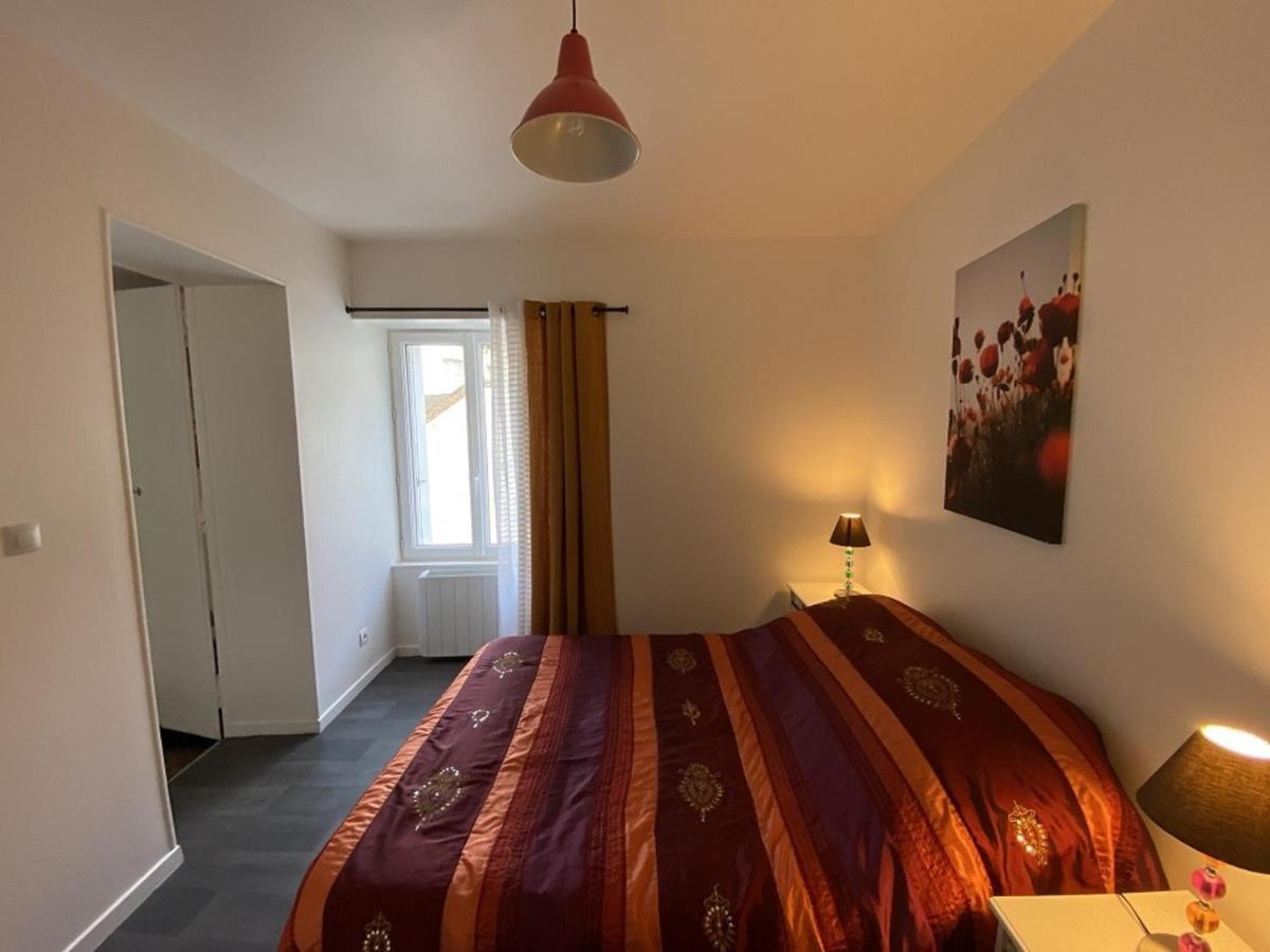 Charmant T2 Central Avec Wifi, A 15 Min Des Thermes, Parking Gratuit, Lave-Linge Et Seche-Linge Communs - Fr-1-541-98 Apartment La Roche-Posay Exterior photo