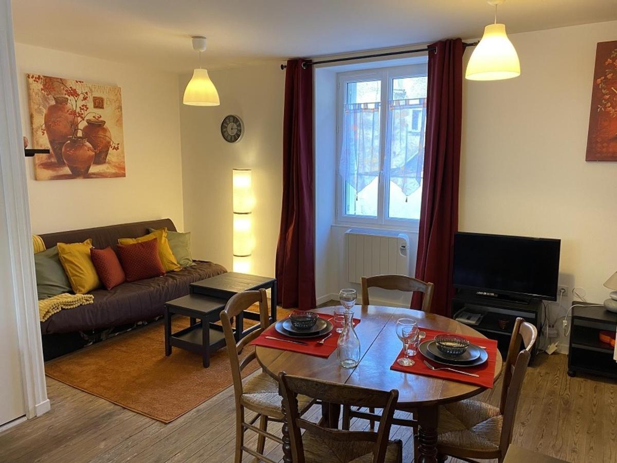 Charmant T2 Central Avec Wifi, A 15 Min Des Thermes, Parking Gratuit, Lave-Linge Et Seche-Linge Communs - Fr-1-541-98 Apartment La Roche-Posay Exterior photo