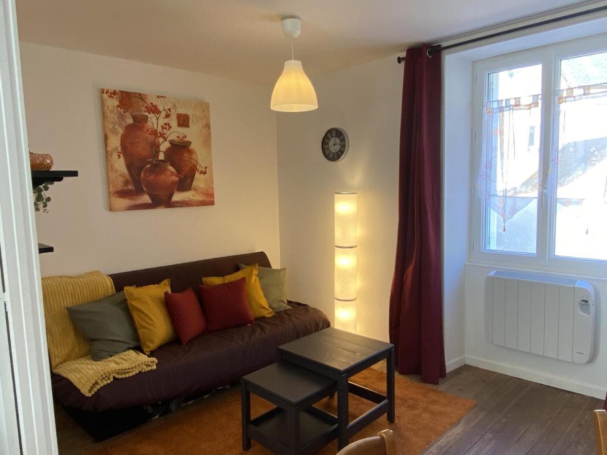 Charmant T2 Central Avec Wifi, A 15 Min Des Thermes, Parking Gratuit, Lave-Linge Et Seche-Linge Communs - Fr-1-541-98 Apartment La Roche-Posay Exterior photo